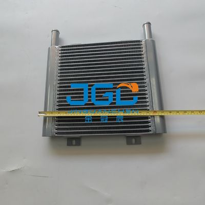 Bagger-Spare Parts Radiator-Behälter-Kühlerblock-Versammlung 4479181 EX70