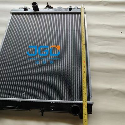 Bagger-Spare Parts Radiator-Behälter-Kühlerblock-Versammlung 4479181 EX70