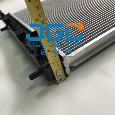 20T-03-81211 Wassertank-Kühler für Bagger PC35R-8 PC30R-8 Kühler