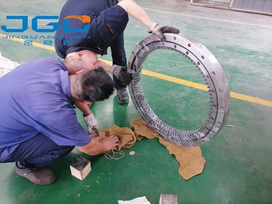 Slewing Bearing Cross-Rollenlager des Bagger-20y-25-21100 für PC200-6 PC210-6 PC220-6